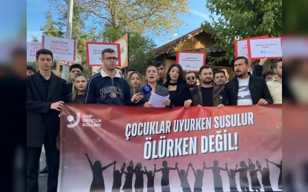 CHP İZMİR İL GENÇLİK KOLLARI MESEM UYGULAMASINA KARŞI ÇINARLI'DA AÇIKLAMA YAPTI “ÇOCUKLAR UYURKEN SUSULUR ÖLÜRKEN DEĞİL” MESAJI VERİLDİ
