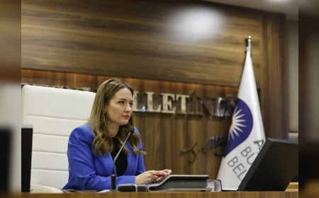 Antalya Büyükşehir Belediye Başkan Vekili Büşra Özdemir: “Bitmeyecek kış, gelmeyecek bahar yoktur; o çiçek açacak”