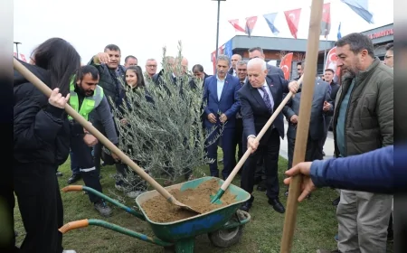 Bursa Tarım Şenliği Gökdere Millet Bahçesi’nde Tarımsal Ürün Zenginliğini Sergileyerek Çiftçi Desteklerinin Yol Haritasını Ortaya Koydu