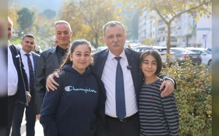 Yunusemre Belediye Başkanı Semih Balaban Lalapaşa’da yeni sosyal alan projesini açıklayarak mahalleliye önemli bir müjde verdi