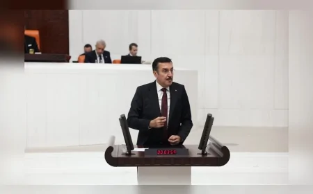 AK Parti’li Bülent Tüfenkci: “Türkiye yirmi bir çeyrektir büyüyor; ihracat 270,6 milyar dolar, deprem bölgesinde 70 bin bağımsız bölüm teslim edildi”