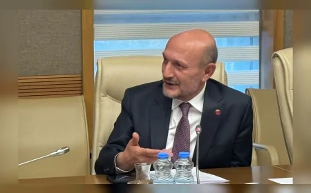 Saadet Partili Mehmet Atmaca: “Ulaştırma bütçesi daralıyor, projeler bitmiyor; Bursa hâlâ üvey evlat, hızlı trenin akıbeti broşürlerden silindi”