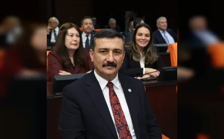 İYİ Parti’li Selçuk Türkoğlu: “Bu bütçede ekmek yok, umut yok, genç yok, emekli yok; Bursa hâlâ üvey evlat, hızlı tren ise masal”