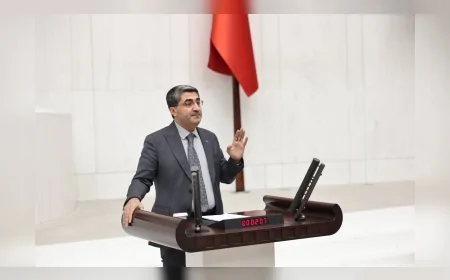 YENİ YOL Grubu Başkanvekili Mehmet Emin Ekmen: “İstanbul Başsavcılığı tek merkezli siyasi operasyon üssüne döndü, Netanyahu hakkındaki 2 bin suç duyurusu 25 ay niçin bekletildi”