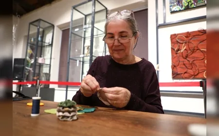 Atık Kumaşlar Kadınların Emeğiyle Yılbaşı Neşesine Dönüştü Antalya’da Renkli Atölye