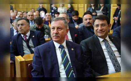 YENİ YOL PARTİSİ GRUP BAŞKANVEKİLİ SELÇUK ÖZDAĞ: “BÜTÇE ‘EDECEĞİZ’ DİYOR AMA SAYIŞTAY VE HUKUK DENETİMİ İŞLEMİYOR”