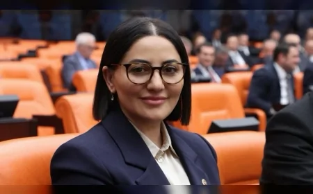 AK PARTİLİ ŞENGÜL KARSLI: “KIZ ÇOCUKLARININ OKULLAŞMA ORANI CUMHURİYET TARİHİNİN EN YÜKSEK SEVİYESİNDE”