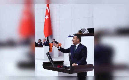 İYİ Parti Bursa Milletvekili Selçuk Türkoğlu: “Hastaneler ticaret merkezine döndü, şehir hastaneleri kara delik oldu”