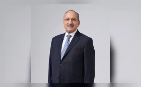 DEVA PARTİSİ’NDEN MEDENİ YILMAZ: “BÜTÇE BÜYÜDÜ AMA RANDEVU YOK, İLAÇ YOK, SİSTEM ALARM VERİYOR”