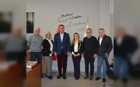 Çiğli Belediye Başkanı Onur Emrah Yıldız İzmir Gazeteciler Cemiyeti’nde: “Yerel basın kent yönetiminin temel gücü”