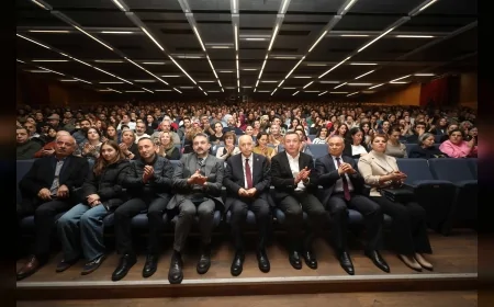 Yenimahalle Belediyesi 7’nci Tiyatro Festivali Nazım Hikmet’te “Şakşakçılar” Oyunu ile Başladı