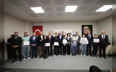 Türkiye Belediyeler Birliği Başkan Vekili ve Mersin Büyükşehir Belediye Başkanı Vahap Seçer: “Demokrasi, çocuklarımıza o kültürü vermekle büyüyecek ve gelişecek”