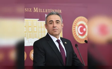 DEVA Partisi Kahramanmaraş Milletvekili İrfan Karatutlu: “Köy evinde 4,5 milyona ihale edip 2 milyona taşerona veriliyorsa fark nerede”