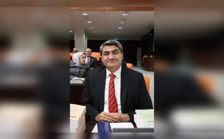 DEVA Partisi’nden Mehmet Emin Ekmen: “Depremde tevazu şart, ihalelerde maliyet farkları ve Tek Yürek’in hesabı açıklanmalı”