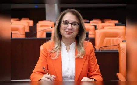 MHP Grup Başkanvekili Filiz Kılıç: “Depremde yürütülen çalışma sıradan inşaat değil, asrın seferberliğidir”