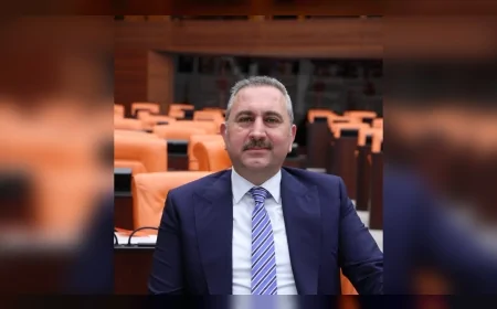 Abdulhamit Gül: “Asrın felaketi, asrın ihyasına dönüştürüldü”