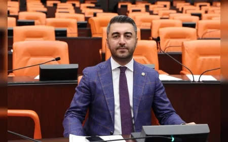 CHP Tekirdağ Milletvekili Cem Avşar: “KYK burs ve kredileri asgari ücret artışına sabitlenmeli”
