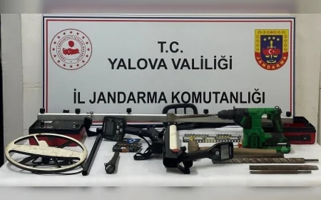 Yalova İl Jandarma Komutanlığı Altınova’da Ormanlık Alanda Define Arayan Beş Şahsı Suç Üstü Yakaladı