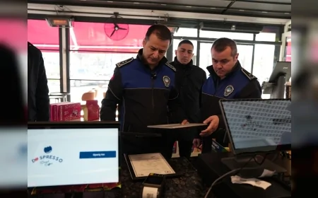 Düzce Belediyesi Zabıta Müdürlüğü Yeni Yıl Öncesi Kafelerde Belgeleri ve Kuralları Denetledi