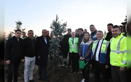 Bursa Büyükşehir Belediye Başkanı Mustafa Bozbey: “Her diktiğimiz fidan kuraklığa karşı bir direnç oluşturacak”