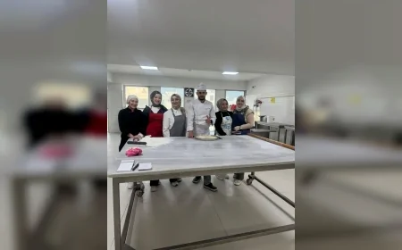 Pursaklar’da Hanım Evi Kursiyerleri Baklava ve Börek Üretimini İmalathanede Uygulamalı Olarak Öğrendi