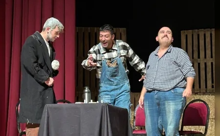 Muğla Büyükşehir Belediye Başkanı Ahmet Aras: “Fareler ve İnsanlar” Oyunu Yıldız Kenter Sahnesinde Sanatseverlerle Buluştu