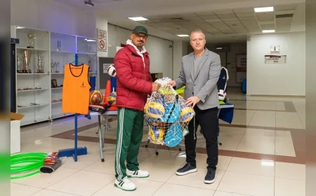 İzmir Büyükşehir Belediye Başkanı Dr. Cemil Tugay’ın Vizyonuyla Okullara Spor Desteği: 1550 Okula 31 Milyon Liralık Malzeme Dağıtıldı