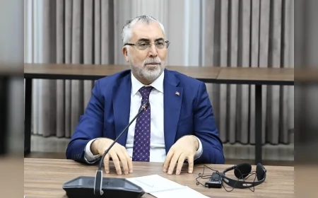 T.C. Çalışma ve Sosyal Güvenlik Bakanı Prof. Dr. Vedat Işıkhan: “Sigortalı sayısını koruyan imalat işletmelerine kişi başı 3.500 TL destek vereceğiz”
