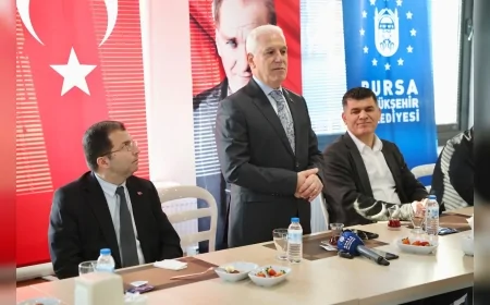 Bursa Büyükşehir Belediye Başkanı Mustafa Bozbey: “Bursa’da Ulaşımı Daha Kaliteli, Daha Ulaşılabilir ve Daha Güvenli Hale Getirmek İstiyoruz”
