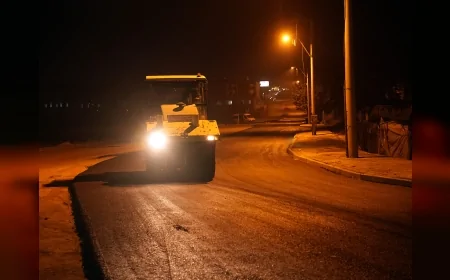 Yalova Belediyesi Fen İşleri Müdürlüğü Ekipleri Mustafakemalpaşa Mahallesi’nde Gece Mesaisini Sürdürüyor