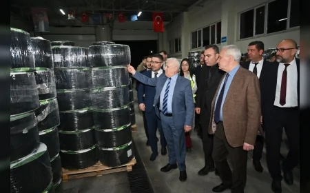 Bursa Büyükşehir Belediyesi’nden Çiftçiye Çevreci Destek: Eski Damla Sulama Boruları Yenileriyle Değiştiriliyor