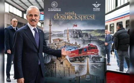 Ulaştırma ve Altyapı Bakanı Abdulkadir Uraloğlu: “Turistik Doğu Ekspresi ile yeni sezonda 10 bin 800 seyahat tutkununa Anadolu’nun büyüsünü yaşatacağız”