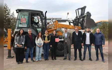 Ağrı Belediyesi Araç Filosunu Genişletti TBB Desteğiyle Yeni İş Makinesi Hizmete Alındı