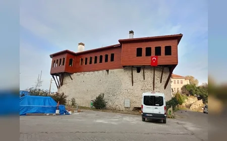 Haznedaroğlu Konağı Restorasyonda Şekilleniyor: Ortaya Çıkan Tarihi Siluet Beğeni Topluyor