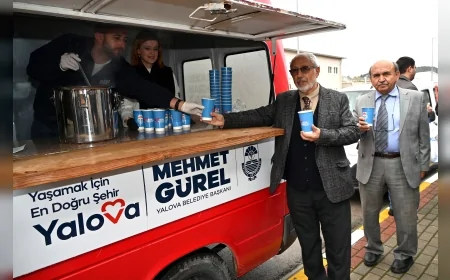 Yalova Belediyesi’nden Üniversiteli Gençlere Bilim ve Poster Şenliği’nde Sıcak Destek