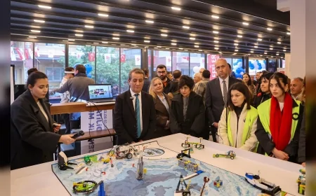 Efeler Belediye Başkanı Anıl Yetişkin: “Gençlerimiz dijital dünyaya bu merkezde hazırlanacak”