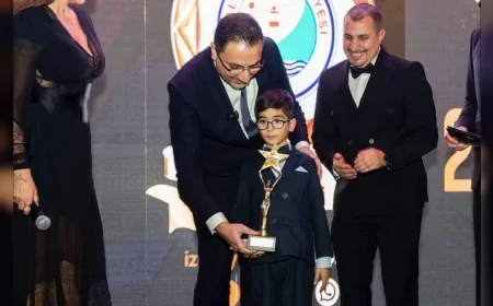 Balçova Belediye Başkanı Onur Yiğit: “Bu ödülü tüm belediye başkanları adına alıyorum”