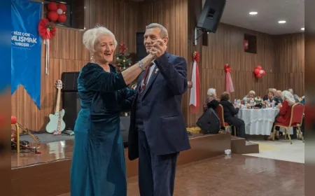 İzmir Büyükşehir Belediyesi Huzurevinde Yeni Yıl Buluşması: “Bu Şehirde Kimse Yalnız Değil”