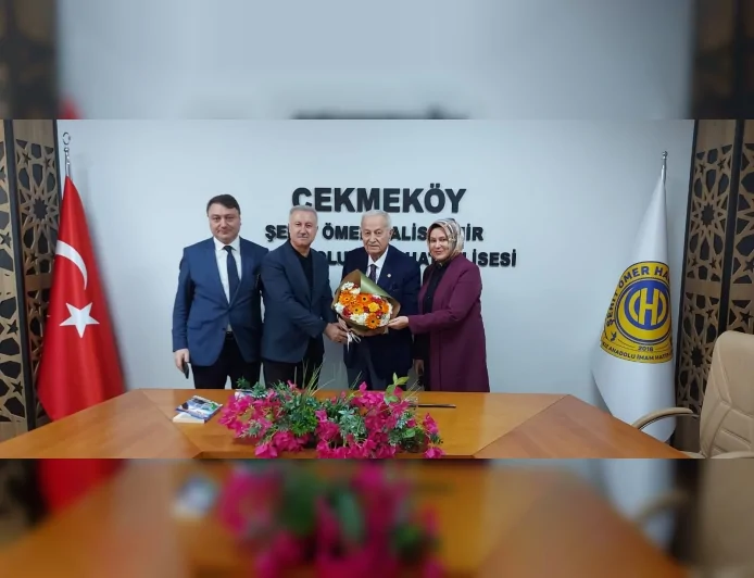 Eski Adalet Bakanı İsmail Müftüoğlu Çekmeköy Şehit Ömer Halisdemir Kız İHL’de Öğrencilerle Buluştu ve Osmanlı Fermanı Hediye Etti