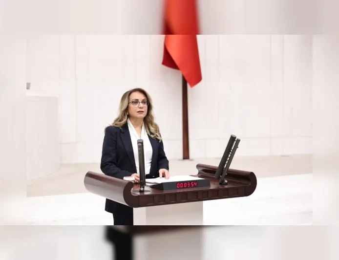 MHP’Lİ FİLİZ KILIÇ: “ÖĞRETMENLERİMİZE ATAMA, AİLEYE KORUMA; GÜÇLÜ AİLE GÜÇLÜ TÜRKİYE”