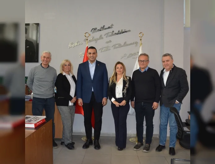 Çiğli Belediye Başkanı Onur Emrah Yıldız İzmir Gazeteciler Cemiyeti’nde: “Yerel basın kent yönetiminin temel gücü”