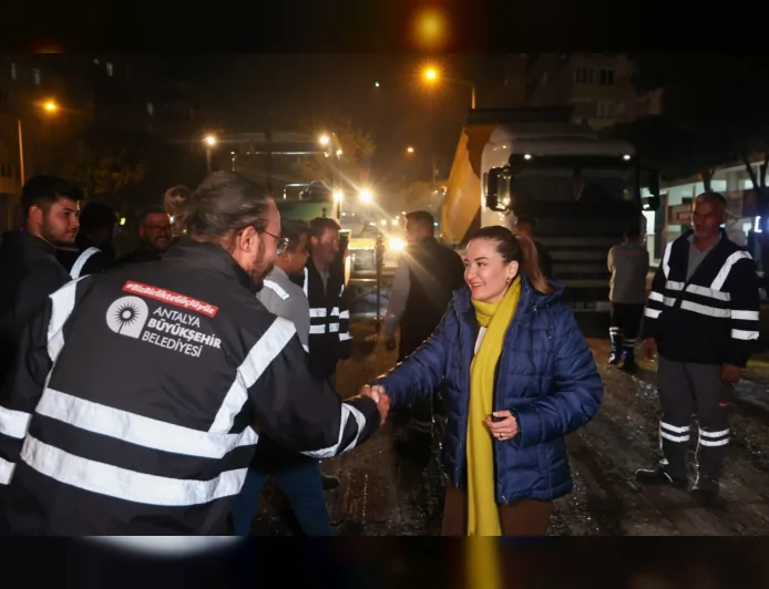 Antalya’da 100. Yıl Bulvarı’nda Asfalt Yenileme Çalışmasının İlk Etabı Tamamlandı