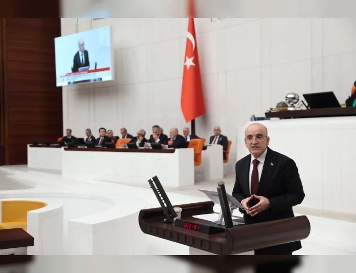 Hazine ve Maliye Bakanı Mehmet Şimşek: “Enflasyon düşüyor, cari açık endişe olmaktan çıktı”