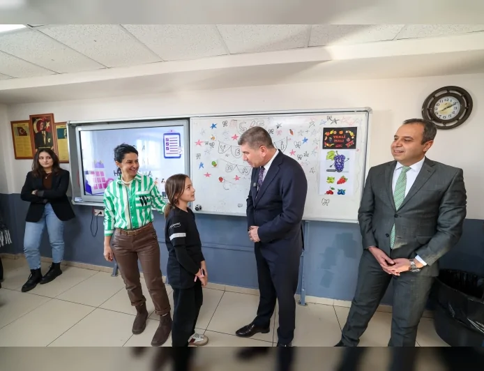 Burdur Belediye Başkanı Ali Orkun Ercengiz’den Şehit Akif Altay Ortaokulu’na Yerli Malı Haftası Ziyareti