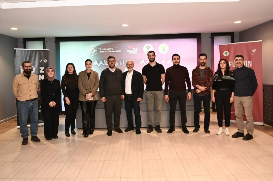 Mamak Bilim Merkezi’nde Antarktika Araştırmalarının Anlatıldığı Söyleşide Prof. Dr. Raif Kandemir Gençlerle Bilimsel Keşifleri Paylaştı