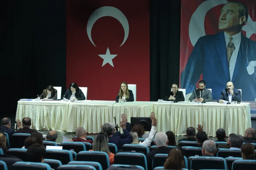 Konak Belediye Meclisi Aralık Ayı İlk Toplantısında Altyapı Çalışmaları, Sosyal Protokoller ve Geri Dönüşüm Kararlarını Oybirliğiyle Onayladı