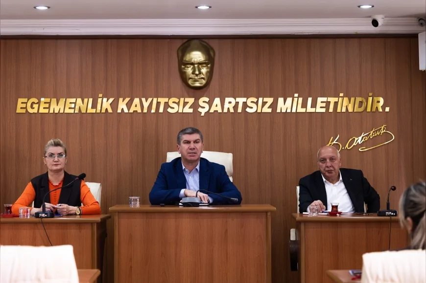 Burdur Belediye Başkanı Ali Orkun Ercengiz Yılın Sonunda Müdürlerle Bir Araya Gelerek 2025 Çalışmalarını ve 2026 Planlarını Değerlendirdi