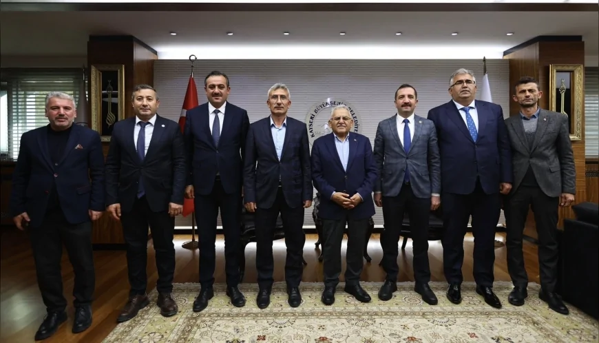 Kayseri Büyükşehir Belediye Başkanı Memduh Büyükkılıç Komşu İl ve İlçelerden Gelen Heyetlerle Birlik ve Dayanışma Mesajları Verdi