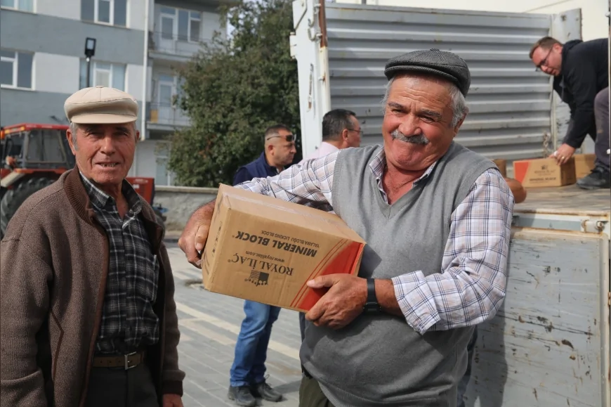 Eskişehir Büyükşehir Belediyesi Aralık Ayında Üreticilere Yönelik Mineral Blok ve Fondan Arı Yemi Destek Programını Başlatıyor