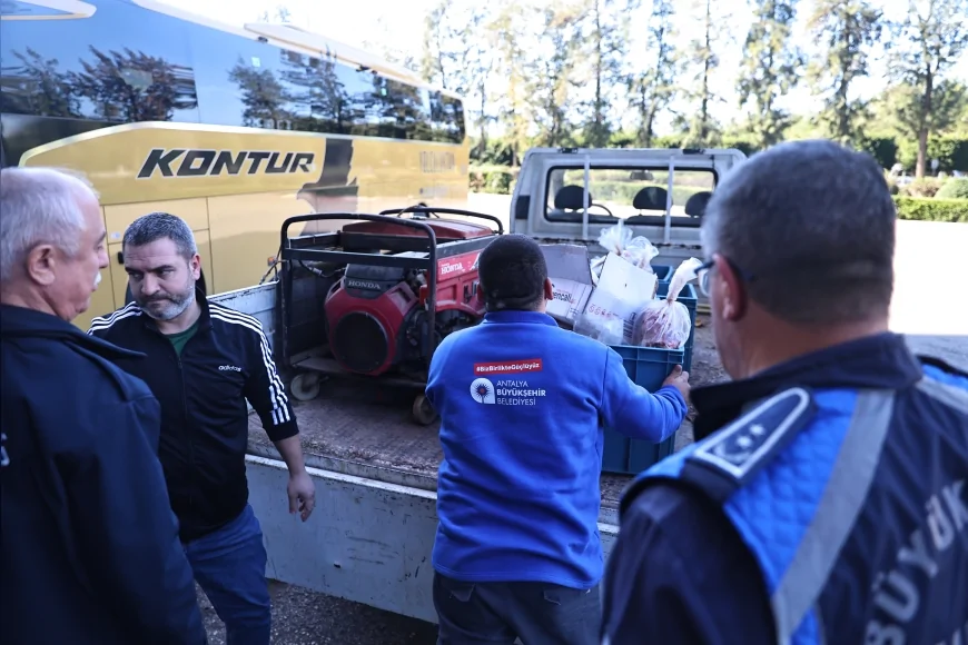 Antalya Otogarı’nda yolcu otobüsünün bagajında soğuk zincire aykırı taşınan 270 kilo damgasız et ele geçirildi